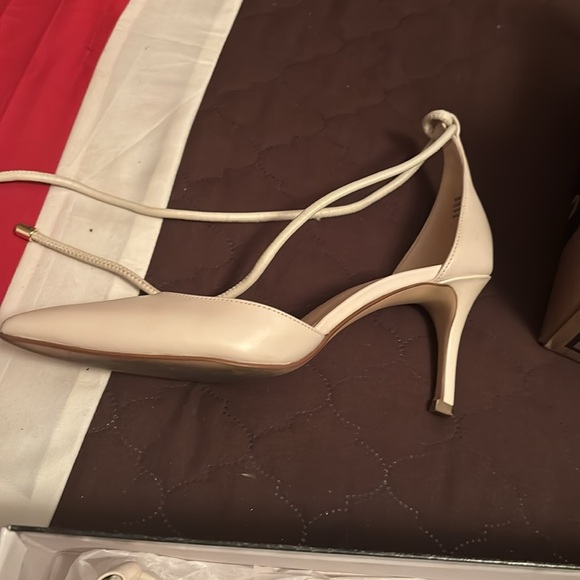 Nine West ankle tie heels bone colored size 7 - Picture 2 of 3